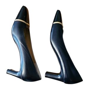 St. John Leather Pumps Made In Italy Navy Black Gold Women's Size 7.5 B